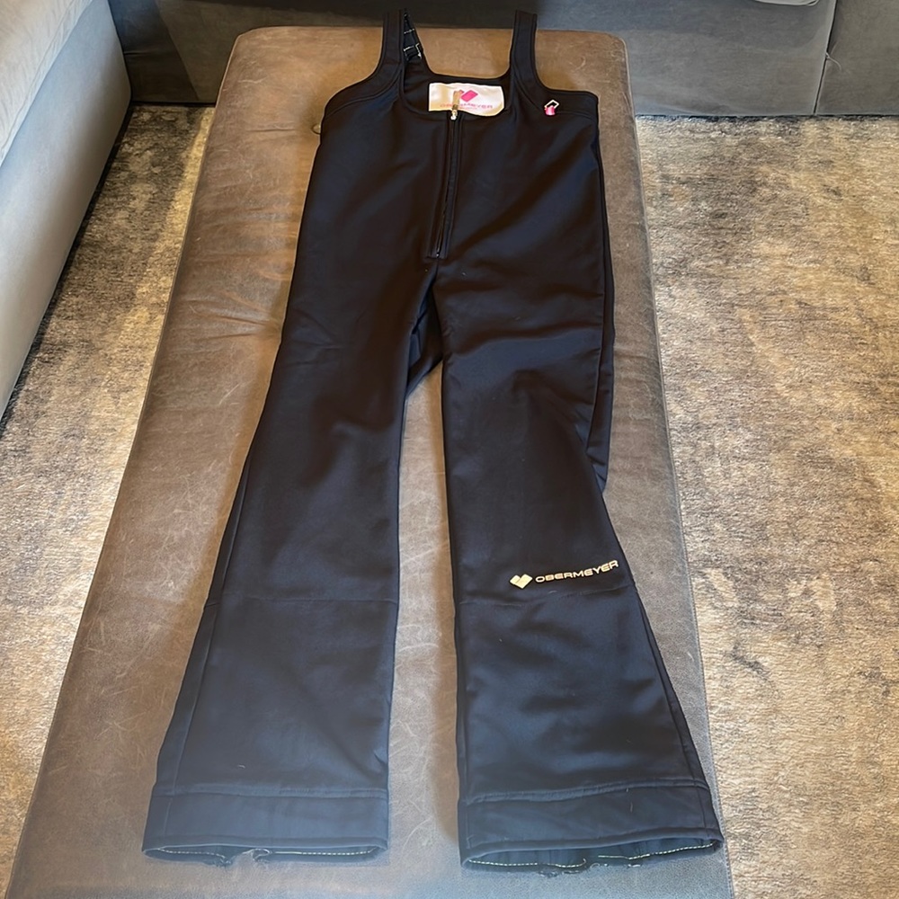 Girls Obermeyer Bib Ski pants in black size 8. Gently worn.